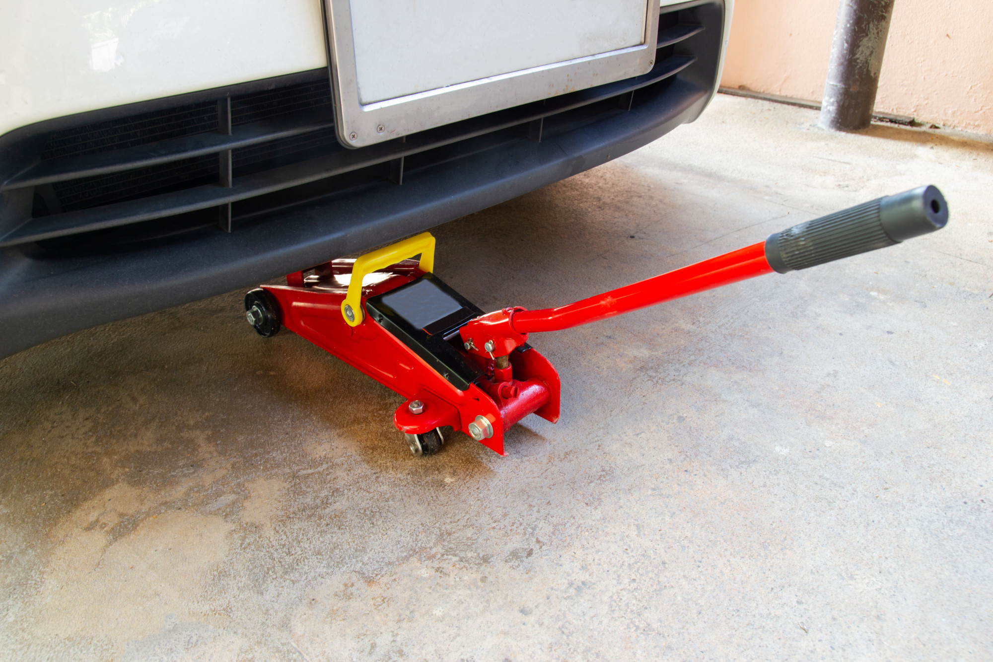 floor jack under car