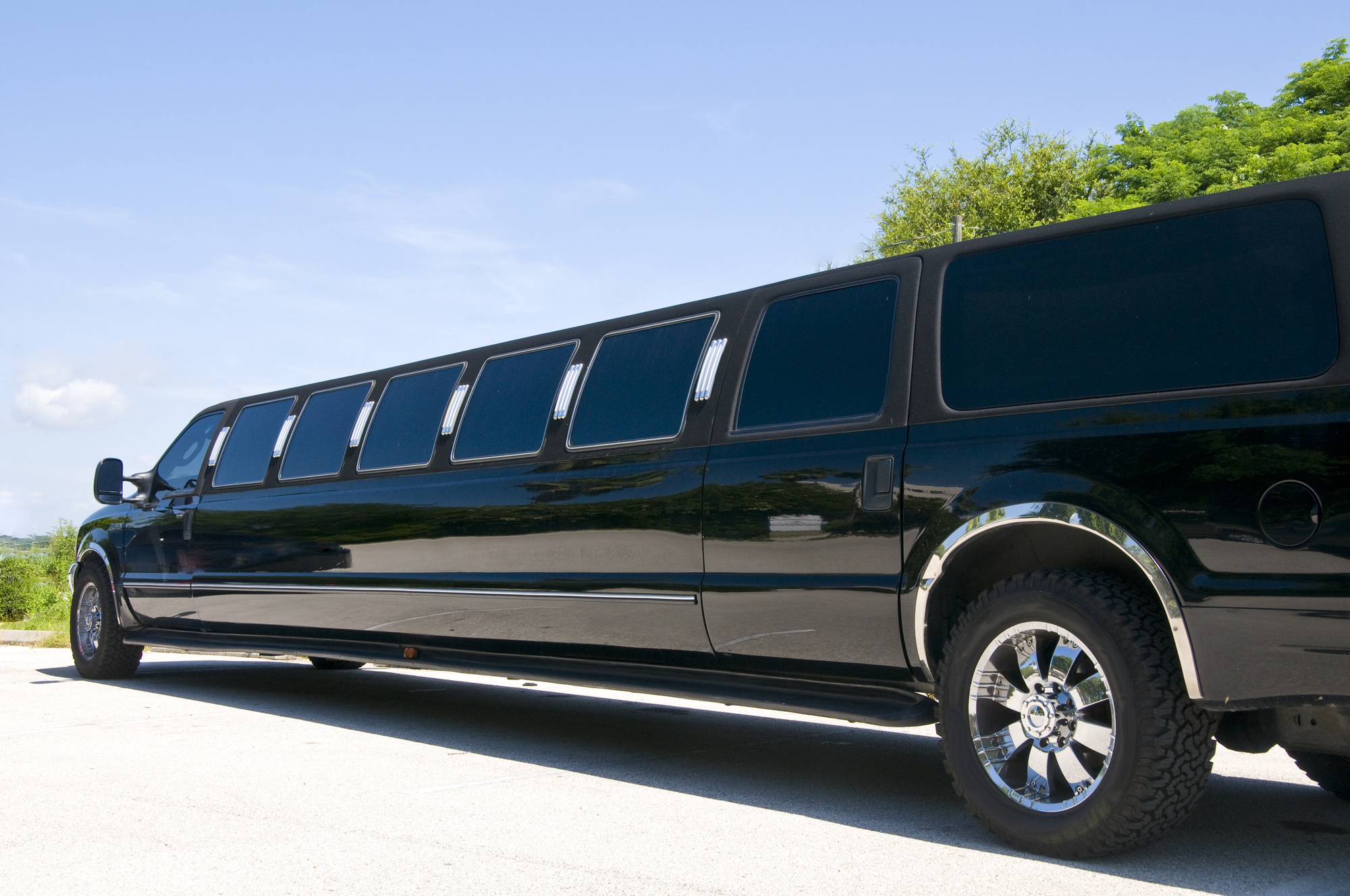 Common Mistakes in Hiring Limo Rental